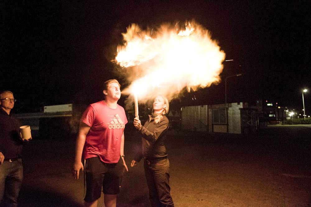 Mit etwas Übung wurden die Feuerbälle immer größer. (Foto: Ivgenia Knobloch)