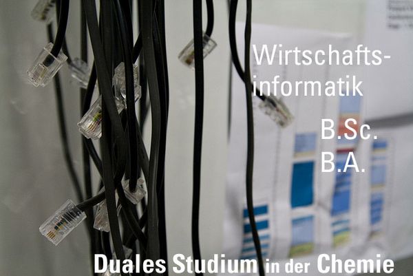 Das duale Studium in der Chemie: Wirtschaftsinformatik (Foto: SurfGuard, flickr).