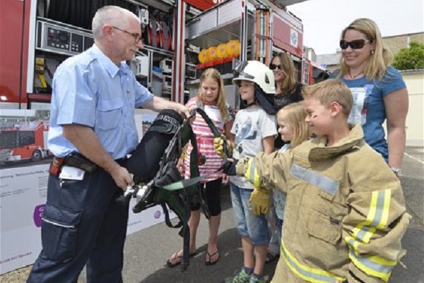 Auch die Werkfeuerwehr präsentierte sich mit ihrem Ausbildungsberuf (Foto: Evonik).