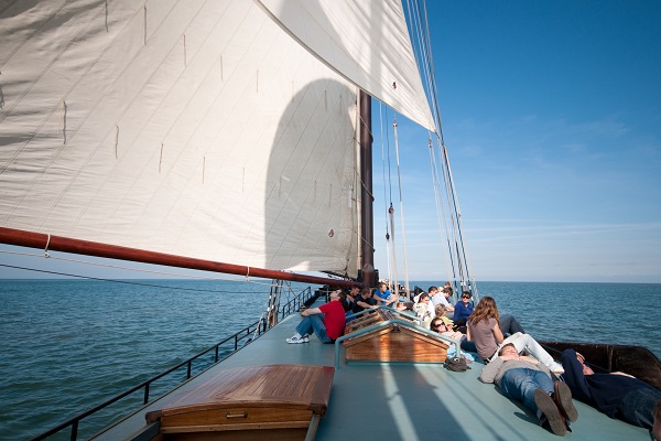 Der Gewinn ist ein Segeltörn - da ist Teamwork gefragt (Foto: HessenChemie).