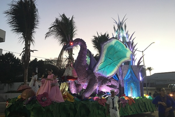 Eindrücke vom Karneval im mexikanischen Mazatlan (Foto: Martens).