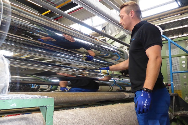 Für den Job als Verfahrensmechaniker braucht man Fitness aber man muss auch mit dem Kopf dabei sein (Foto: Irenaeus Jost/Röchling)