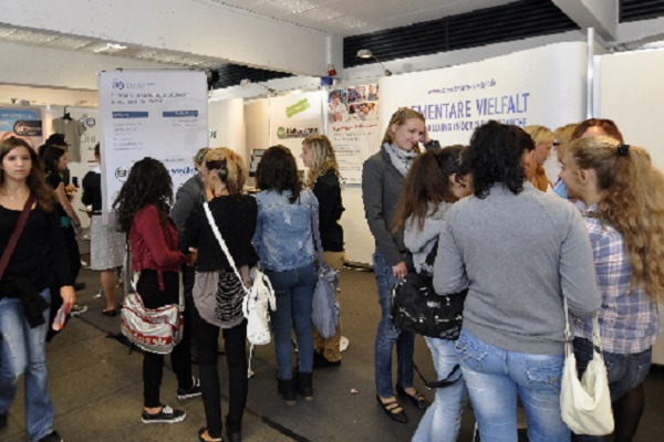 Messestand des AGV Chemie auf der Sprungbrett Ludwigshafen (Foto: AGV)