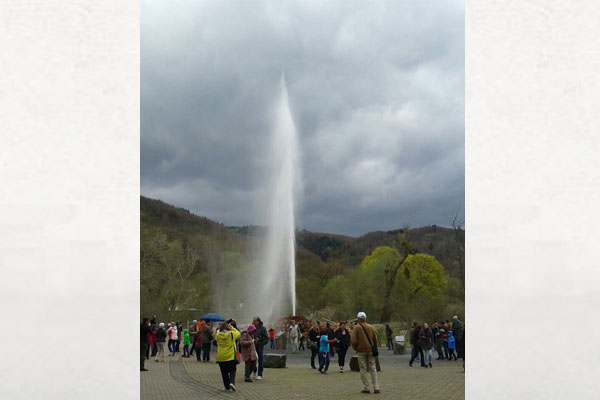 Das Highlight: Der Geysir von Andernach (Foto: Rhodius).