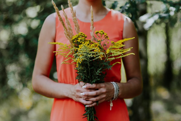 Noch habt ihr Zeit, eurer Mutter einen Blumenstrauß oder ein Geschenk zum Muttertag zu besorgen (Foto: kaboompics, CC0).