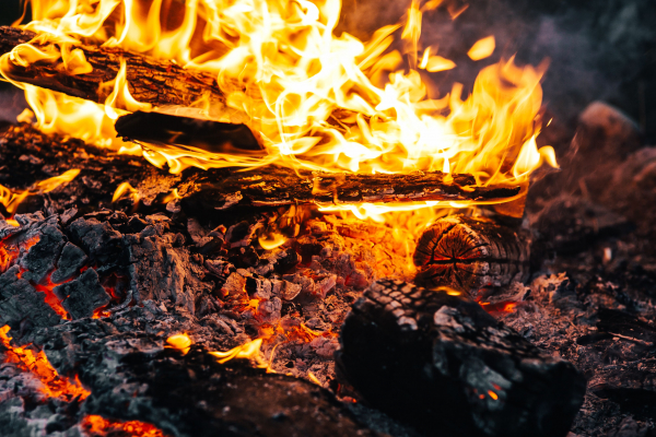 Mit Almatis wird hochwertige Keramik feuerbeständig. (Foto: Kaboompics, CC0)